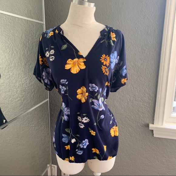 Floral short sleeve top - Picture 1 of 3